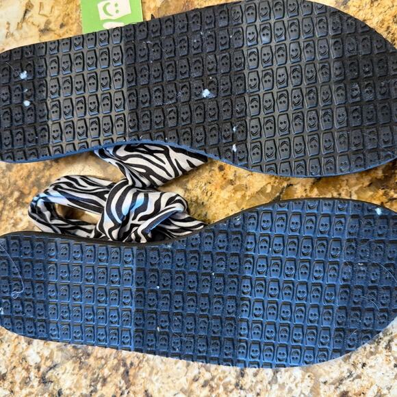 Sanuk Yoga Sling Zebra Print Sandals Black and White Strappy Sandals Womens 9 - Picture 5 of 5